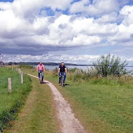 Hotel-restaurant Faehr-cafe Vendégház 3*